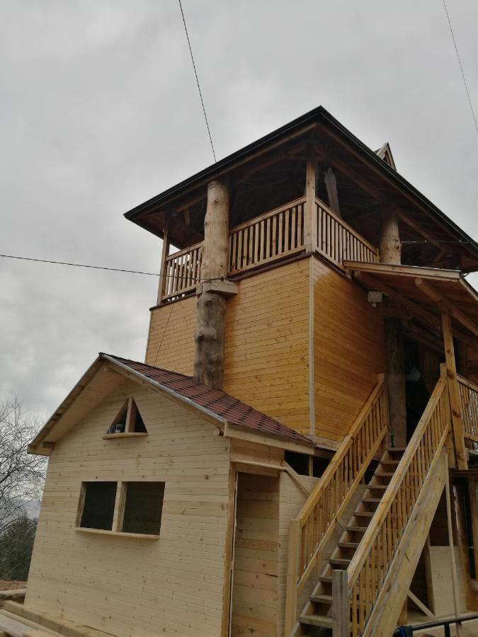 Han Tree House *
